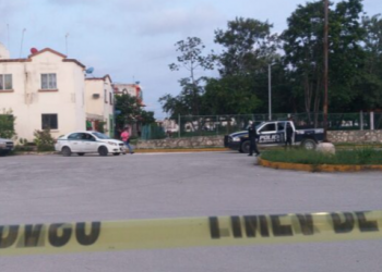 BALEAN UN TAXI EN LA REGIÓN 259 DE CANCÚN