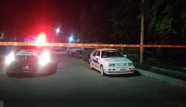 DISPARAN CONTRA AUTO ESTACIONADO AFUERA DE UNA CASA EN FRACCIONAMIENTO DE CANCÚN