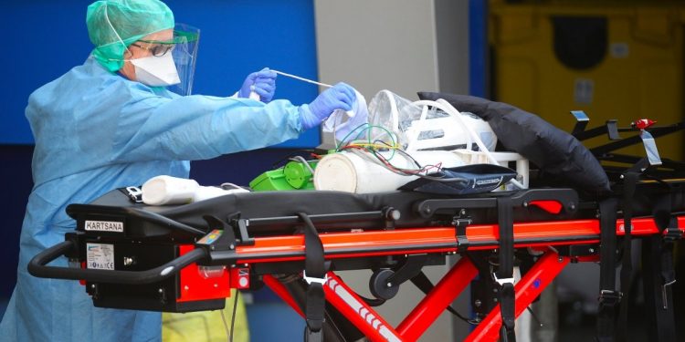 CONTINÚA FUERTE DISPERSIÓN DEL COVID-19; SE REPORTAN 1 MIL 052 NUEVOS CASOS