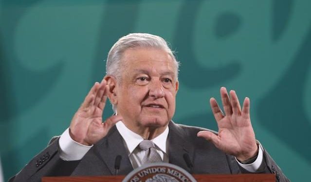 AMLO PIDE A LA FGR TRANSPARENTAR CASO CONTRA ANAYA