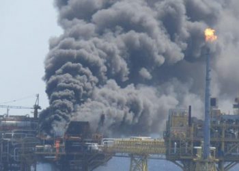 INCENDIO EN PLATAFORMA DE PEMEX DEJA CINCO LESIONADOS