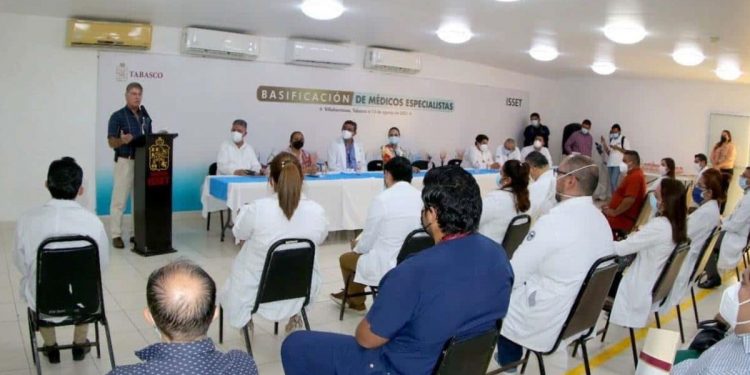 ENTREGA ISSET BASIFICACIÓN A 58 MÉDICOS ESPECIALISTAS