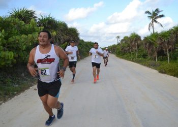 LA FPMC Y ATLANTIS SUBMARINES LISTOS PARA LA CARRERA POR LA CONSERVACIÓN DE LOS ARRECIFES DE CORAL 8K