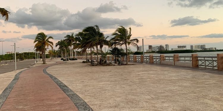 INICIA LA REHABILITACIÓN ELÉCTRICA DEL MALECÓN TAJAMAR