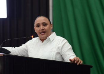 REGRESA DIPUTADA A CONGRESO LOCAL PERO VESTIDA DE MORENA