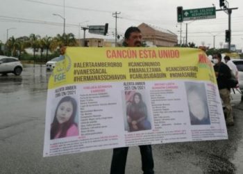 REALIZAN MARCHA EN CANCÚN POR LA DESAPARICIÓN DE TRES JÓVENES