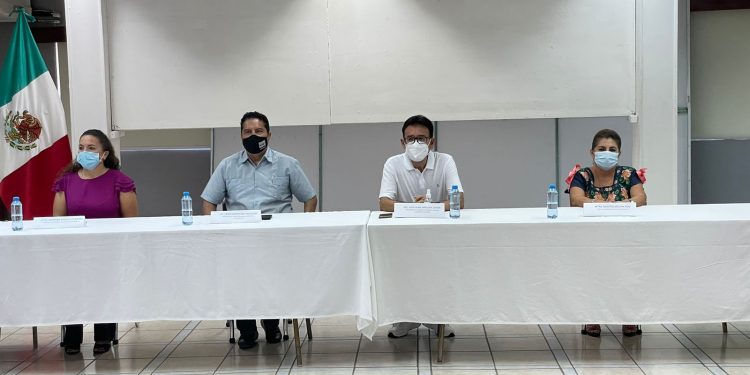 EMPRESARIOS EN CONTRA DE EXTENSIÓN DE REELECCIÓN DE DIPUTADOS LOCALES