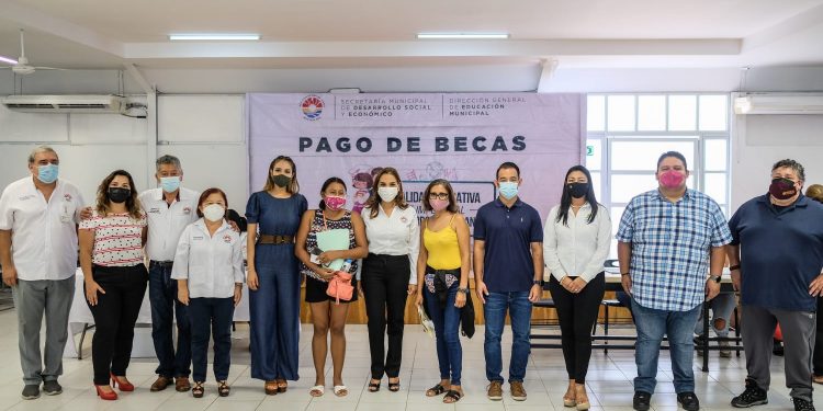 IMPULSAN BIENESTAR SOCIAL DE ESTUDIANTES BENITOJUARENSES