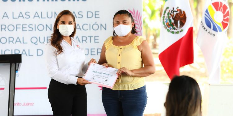 EMPODERAN A MUJERES CON CAPACITACIÓN PARA AUTOEMPLEO EN BENITO JUÁREZ