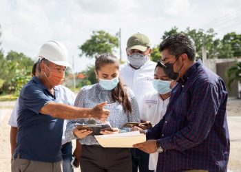FUNCIONARIOS DE SEDATU SUPERVISAN OBRAS EN FELIPE CARRILLO PUERTO JUNTO CON LA PRESIDENTE MUNICIPAL ELECTA