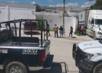 ENCUENTRAN CAMIONETA QUE FUE USADA PARA “LEVANTAR” A TRES PERSONAS EN CANCÚN