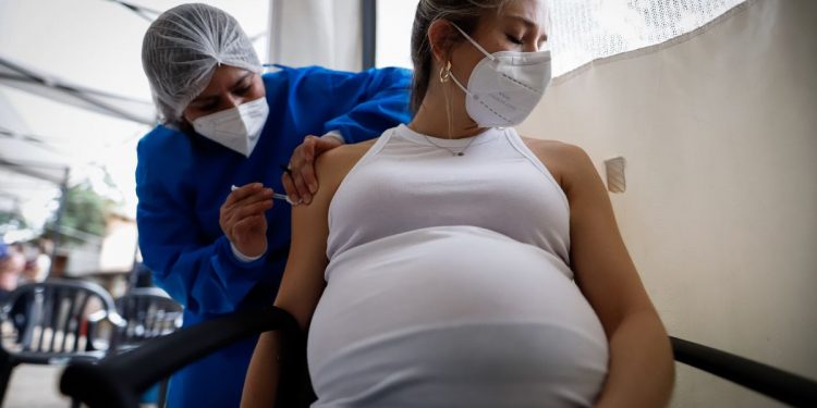 LA SESA PROMUEVE EN MUJERES EMBARAZADAS LA VACUNACIÓN CONTRA LA COVID-19