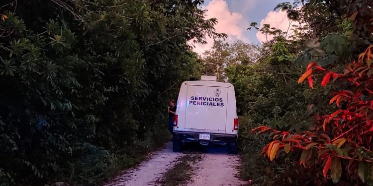 HALLAN CADÁVER POR LA CARRETERA CONOCIDA COMO ‘GAS AUTO’, EN CANCÚN