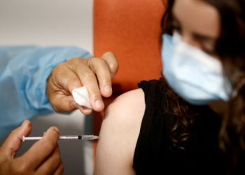 APRUEBAN HASTA 45 AÑOS DE PRISIÓN POR ALTERAR VACUNAS Y PRUEBAS DE COVID-19