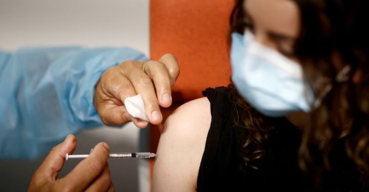 APRUEBAN HASTA 45 AÑOS DE PRISIÓN POR ALTERAR VACUNAS Y PRUEBAS DE COVID-19