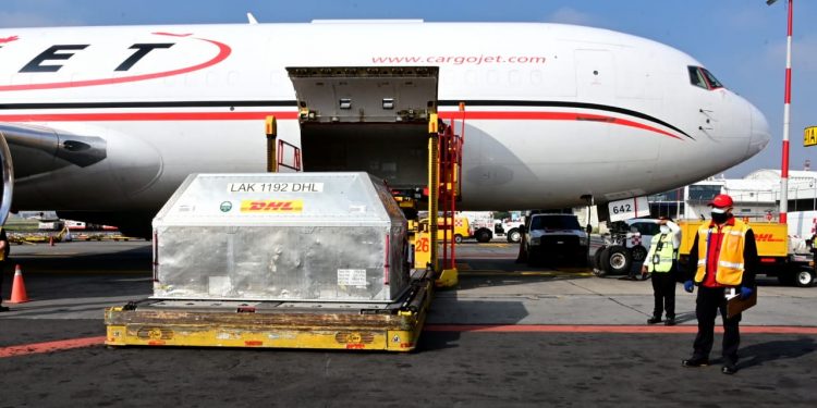 LLEGAN A MÉXICO 551 MIL 070 VACUNAS ENVASADAS DE PFIZER-BIONTECH