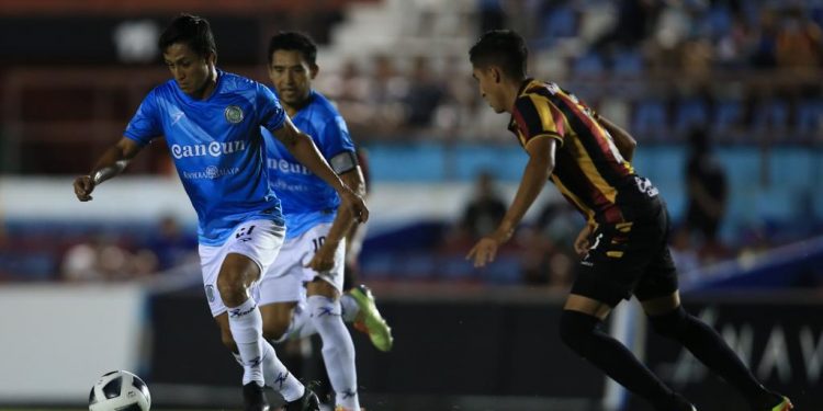 CANCÚN FC CAE ANTE LEONES NEGROS.