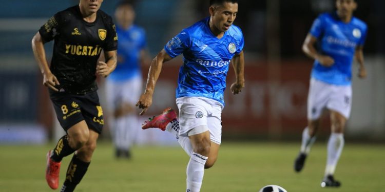 CANCÚN FC BRINDA GRAN JUEGO, PERO SUFRE LA DERROTA EN CLÁSICO PENINSULAR.