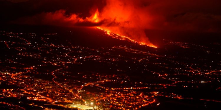 HACE ERUPCIÓN VOLCÁN LA PALMA, EN ESPAÑA