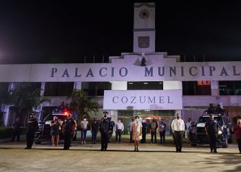 RECIBE JUANITA ALONSO MARRUFO EL MANDO DE LA POLICÍA MUNICIPAL