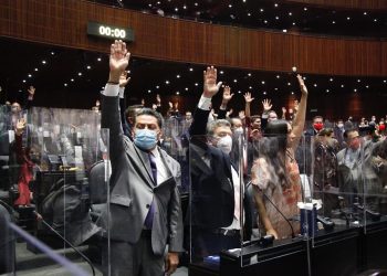 APRUEBAN LA LEY FEDERAL DE JUICIO POLÍTICO Y DECLARACIÓN DE PROCEDENCIA