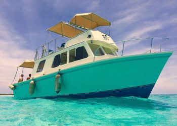 DENUNCIAN ASALTO EN UN YATE CON UNA FAMILIA ABORDO EN CANCÚN
