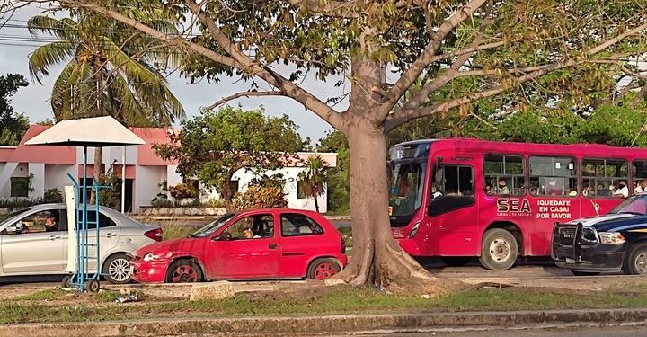 MUERE MUJER MIENTAS CONDUCÍA SU CARRO EN CANCÚN