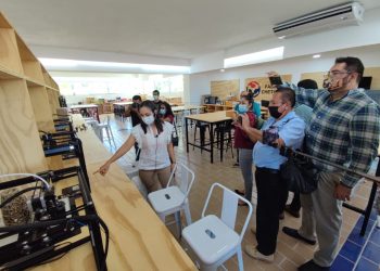 LA DIRECTORA DEL ICA REALIZA UNA VISITA GUIADA EN LA BIBLIOTECA “JAVIER ROJO GÓMEZ”