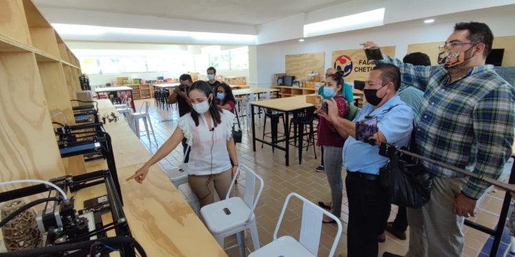 LA DIRECTORA DEL ICA REALIZA UNA VISITA GUIADA EN LA BIBLIOTECA “JAVIER ROJO GÓMEZ”