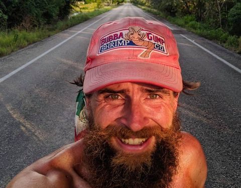 ALEMÁN QUE RECORRE MÉXICO A PIE, EN CAMPECHE