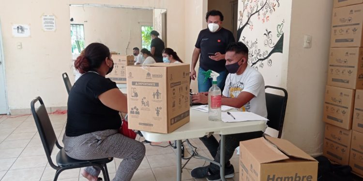CONTINÚA LA ENTREGA DE PAQUETES ALIMENTARIOS DE HAMBRE CERO EN BENITO JUÁREZ Y OTHÓN P. BLANCO