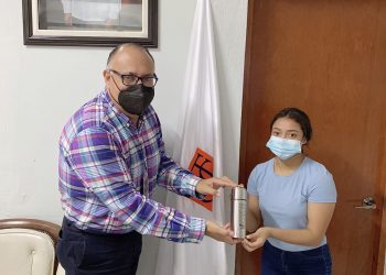 LA GLADIADORA SAMARIS FUENTES, ATLETA DEL CEDAR, RECIBE IMPORTANTE BECA PARA CONTINUAR CON SUS ESTUDIOS UNIVERSITARIOS