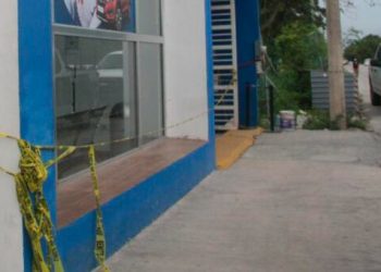 BALEAN CERCA DEL C-5 DE CANCÚN A EXTRANJERO PARA QUITARLE VALIOSO ROLEX
