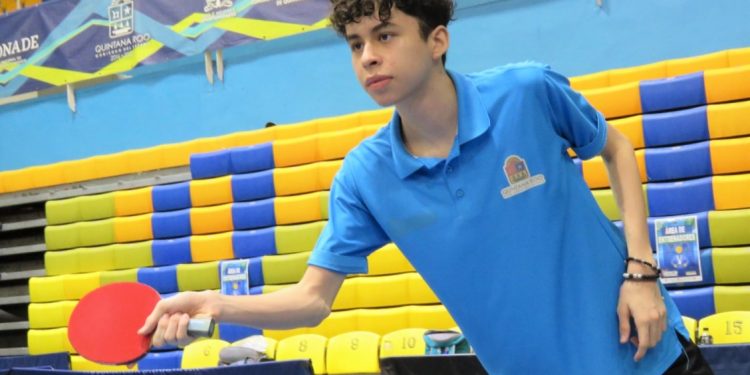 EL QUINTANARROENSE RODRIGO TAPIA QUIERE TRASCENDER EN EL TENIS DE MESA