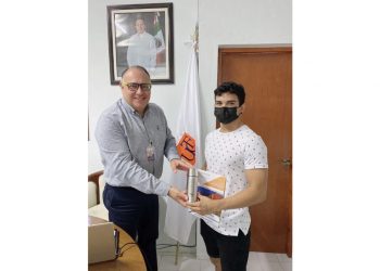 RECIBE BECA DEL TECNOLÓGICO UNIVERSITARIO DE CANCÚN EL HALTEROFILISTA HERSELEID CARRAZCO, ATLETA DEL CEDAR