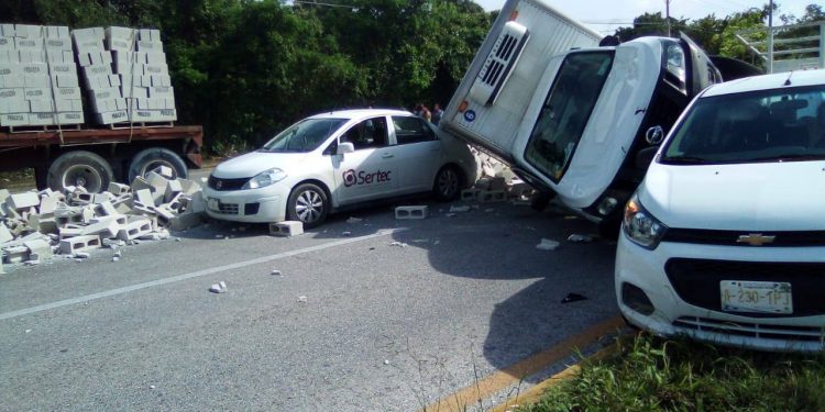 SE REPORTA OTRO APARATOSO ACCIDENTE EN LA CARRETERA CANCÚN- PLAYA DEL CARMEN