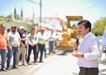 CUMPLE VICTOR MAS CON ELECTRIFICACIÓN EN COMUNIDADES MAYAS