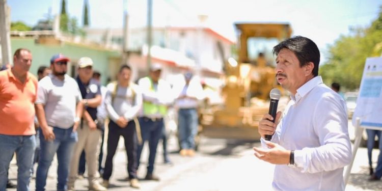 CUMPLE VICTOR MAS CON ELECTRIFICACIÓN EN COMUNIDADES MAYAS