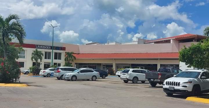 ALERTAN POR ROBOS EXPRÉS A COCHES EN PLAZA LAS AMÉRICAS DE PLAYA DEL CARMEN