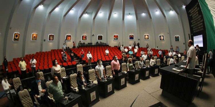 EMPRESARIOS PIDEN A LEGISLADORES DE QUINTANA ROO DEJAR A UN LADO LA FLOJERA