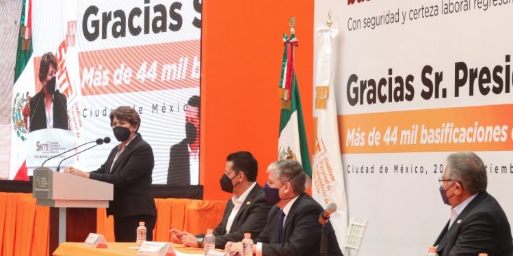 ENTREGA LA SEP Y EL SNTE MÁS DE 44 MIL BASIFICACIONES PARA EL PERSONAL EDUCATIVO DE LA CIUDAD DE MÉXICO
