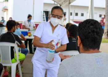 INICIAN INM E IMSS CHIAPAS VACUNACIÓN A PERSONAS MIGRANTES ALOJADAS EN ESTACIÓN MIGRATORIA SIGLO XXI