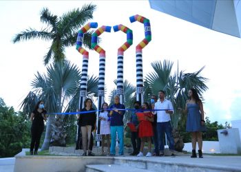SE ENGALANA TEATRO DE LA CIUDAD CON NUEVA ESCULTURA