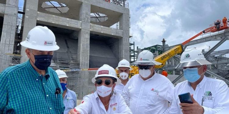 SUPERVISAN AVANCE DE OBRA EN DOS BOCAS
