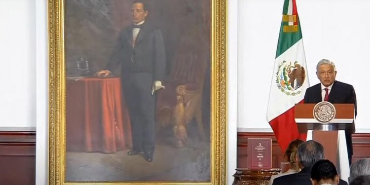 «TENGAN PARA QUE APRENDAN»: AMLO PRESUME RÉCORD EN REMESAS