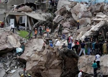 CONFIRMAN UN MUERTO Y 10 DESAPARECIDOS TRAS DERRUMBE DEL CERRO DEL CHIQUIHUITE