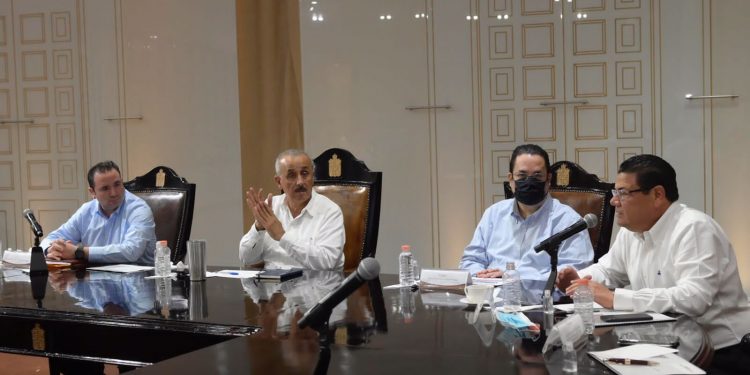 EXHORTA CARLOS MERINO A FUNCIONARIOS TABASQUEÑOS A TRABAJAR EN EQUIPO