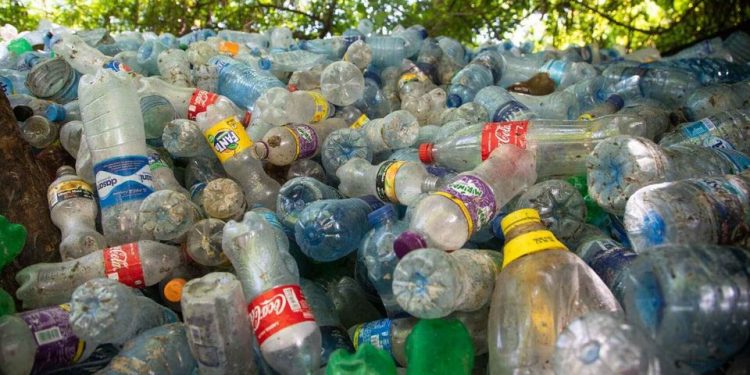 LIDERA COCA-COLA CONTAMINACIÓN POR PLÁSTICO POR CUARTO AÑO CONSECUTIVO