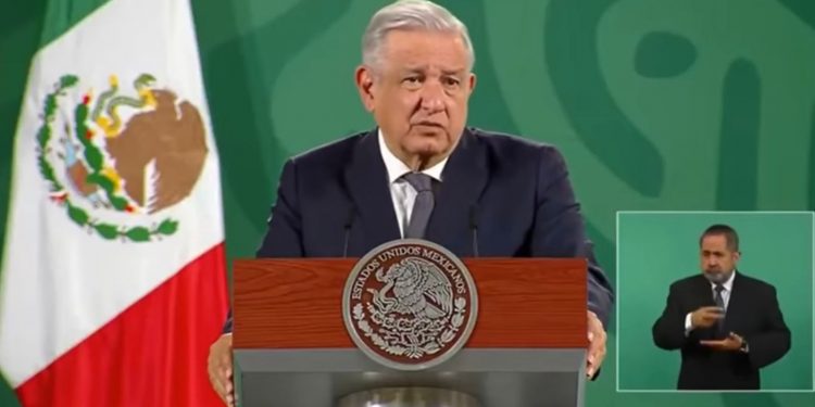 CONFIRMA EL PRESIDENTE AMLO QUE LOS GOBERNADORES CARLOS JOAQUÍN GONZÁLEZ DE QUINTANA ROO Y DE YUCATÁN, MAURICIO VILA SERÍAN LLAMADOS AL GABINETE FEDERAL