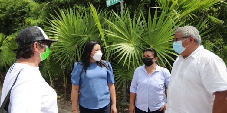 SUPERVISA BLANCA MERARI TZIU TRABAJOS DE EMBELLECIMIENTO DE ESPACIOS PÚBLICOS DE PUERTO MORELOS